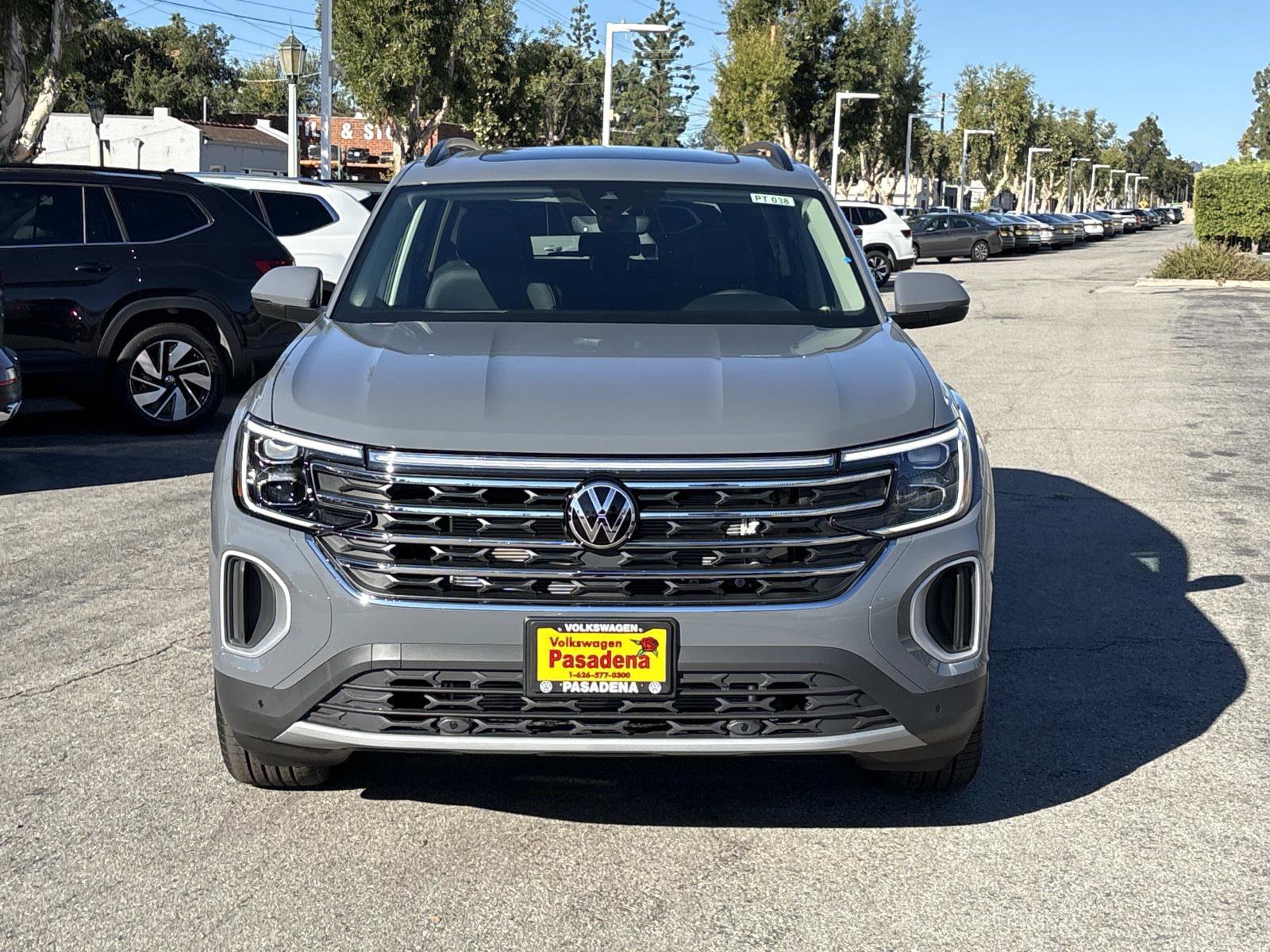 New 2026 Volkswagen Atlas SE image 2