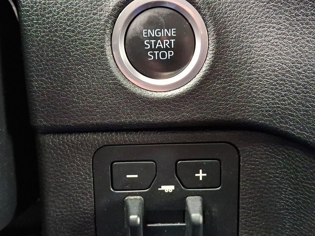 Used 2022 Toyota Tundra SR5 w/ SR5 Convenience Package image 22