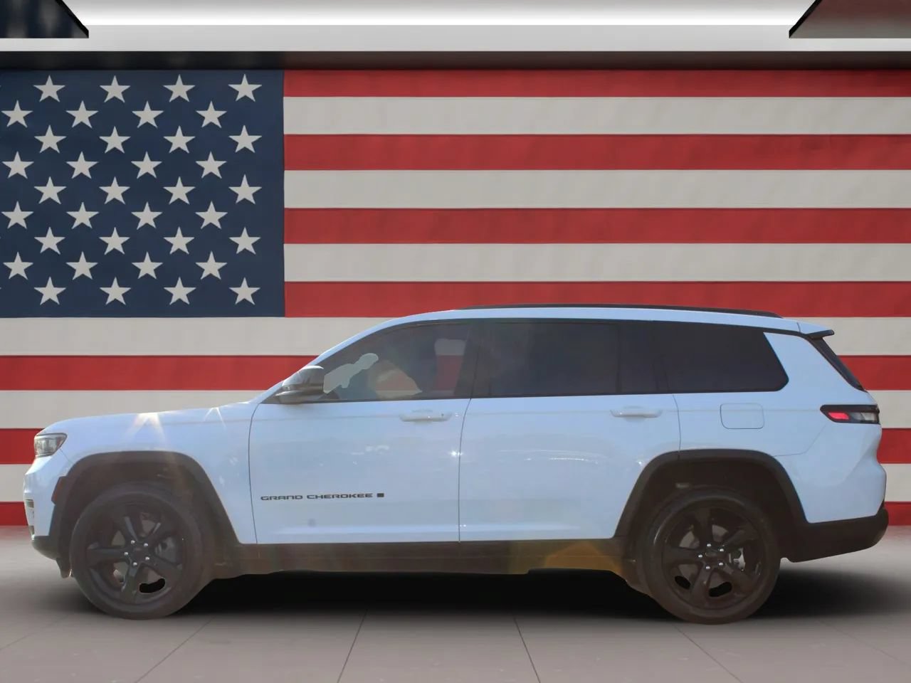 Used 2023 Jeep Grand Cherokee L Laredo RWD image 42