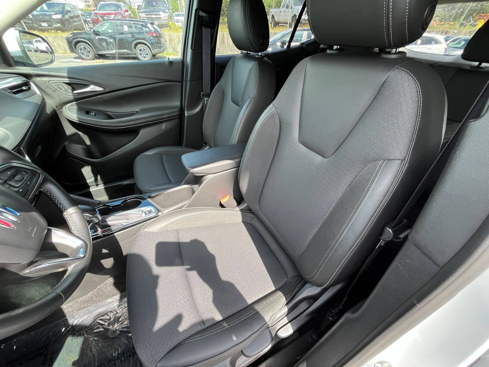 Used 2025 Buick Encore GX Preferred FWD image 36