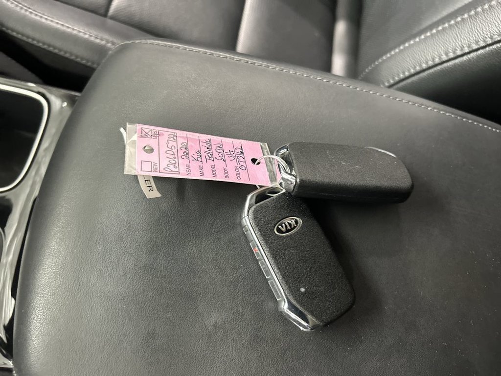 Used 2020 Kia Telluride EX w/ EX Premium Package AWD/4WD image 12