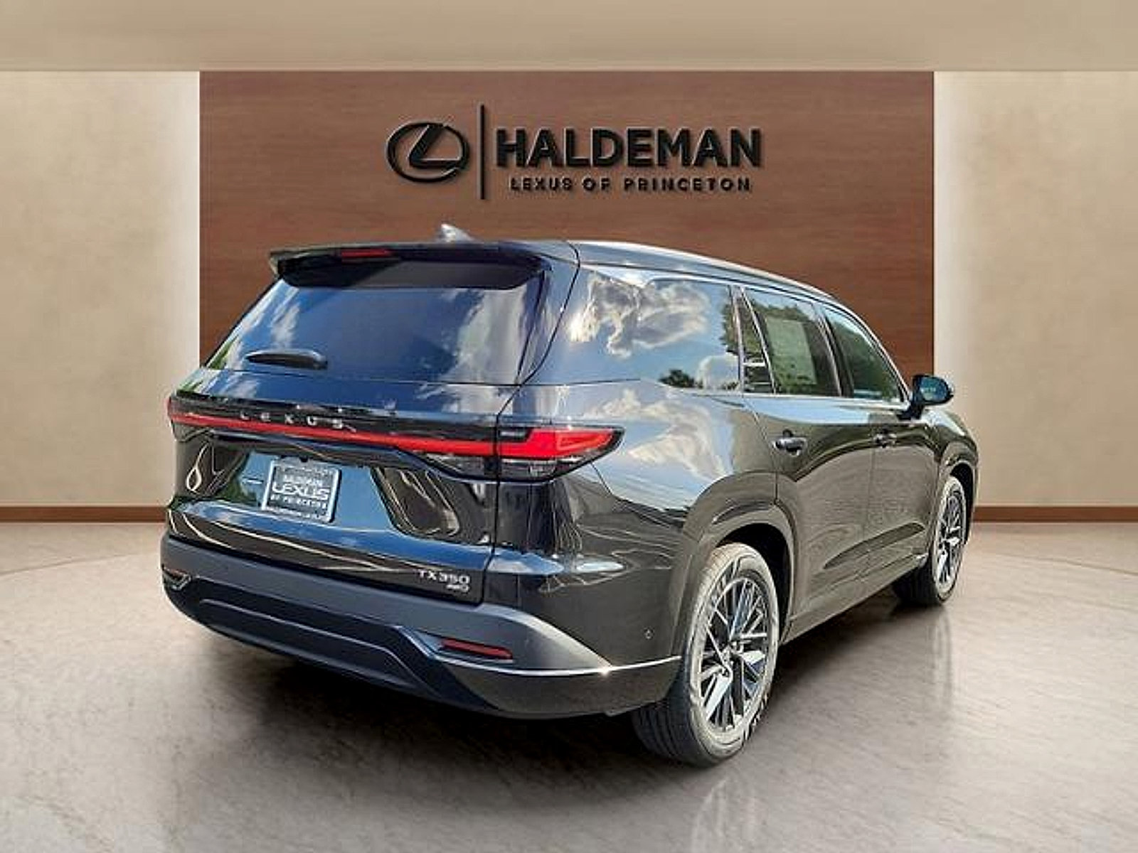 Used 2024 Lexus TX 350 AWD w/ Technology Package image 3