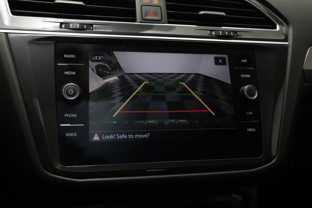 Certified 2023 Volkswagen Tiguan SE R-Line FWD image 9