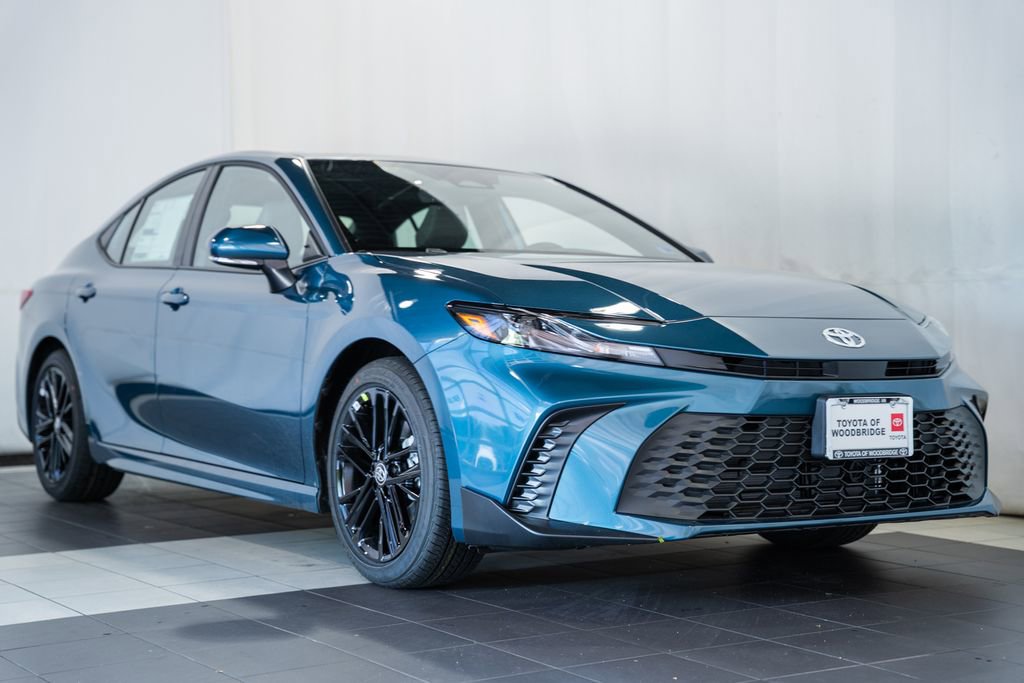 New 2026 Toyota Camry SE FWD image 1