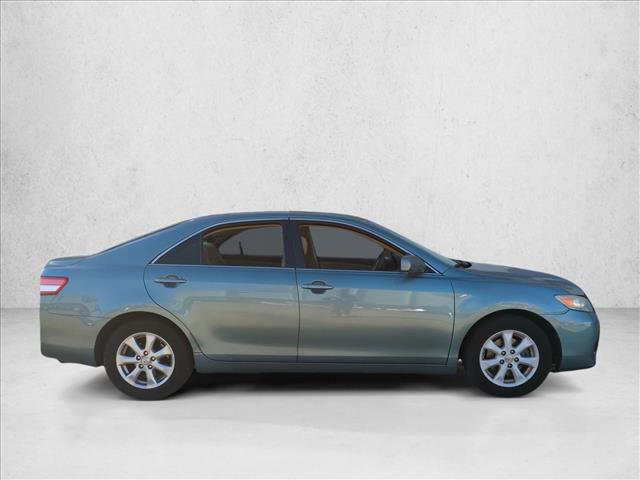Used 2010 Toyota Camry LE image 4