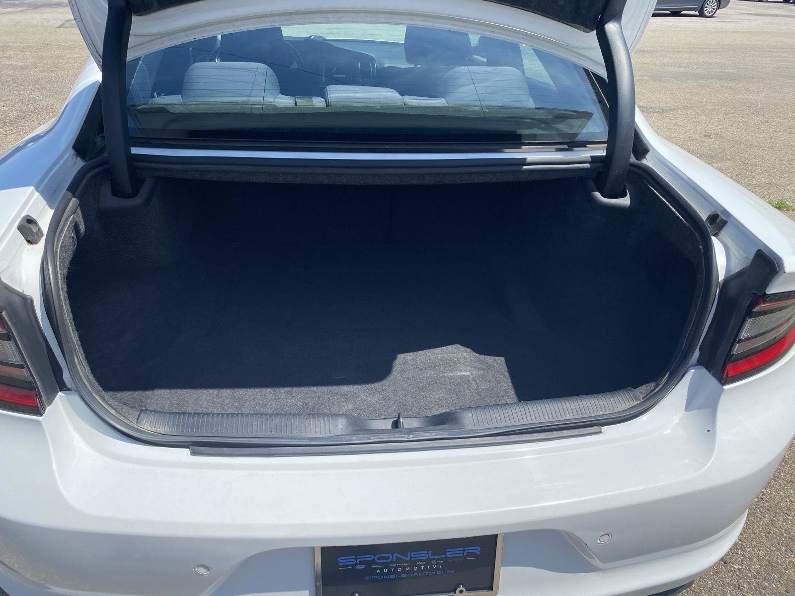 Used 2020 Dodge Charger SXT RWD image 29