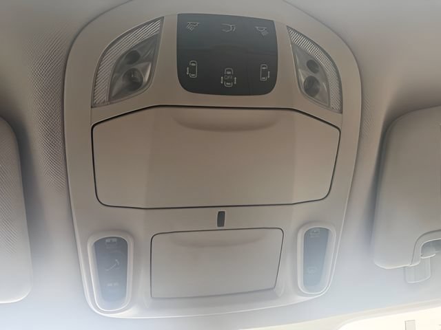 Certified 2024 Chrysler Pacifica Limited FWD image 25