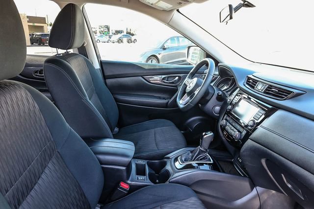 Used 2018 Nissan Rogue SV image 18