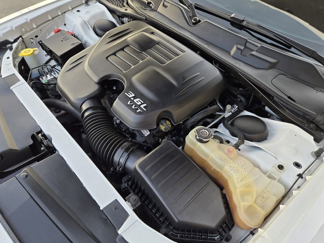 Used 2022 Dodge Challenger SXT image 10