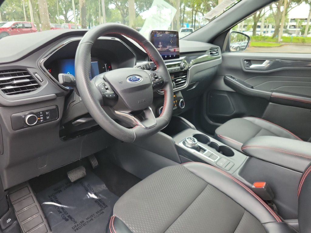 Certified 2025 Ford Escape ST-Line AWD/4WD image 12