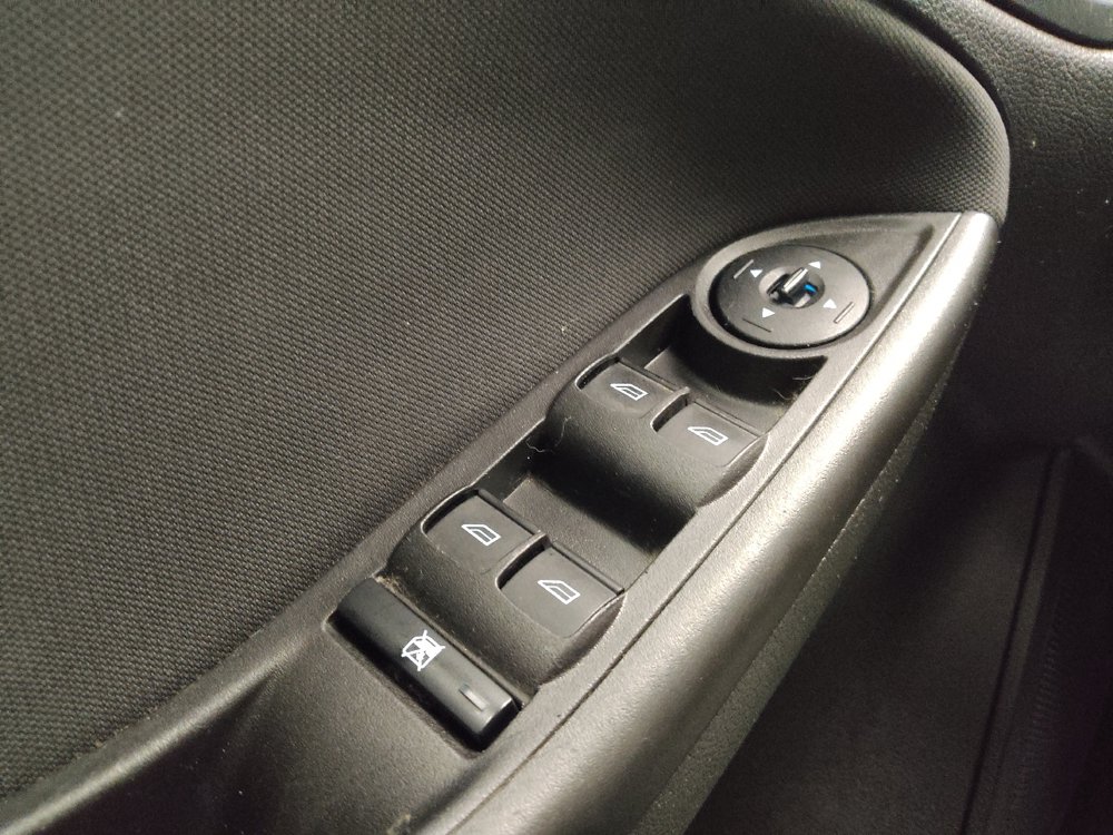 Used 2018 Ford Focus SE w/ Cold Weather Package FWD image 27