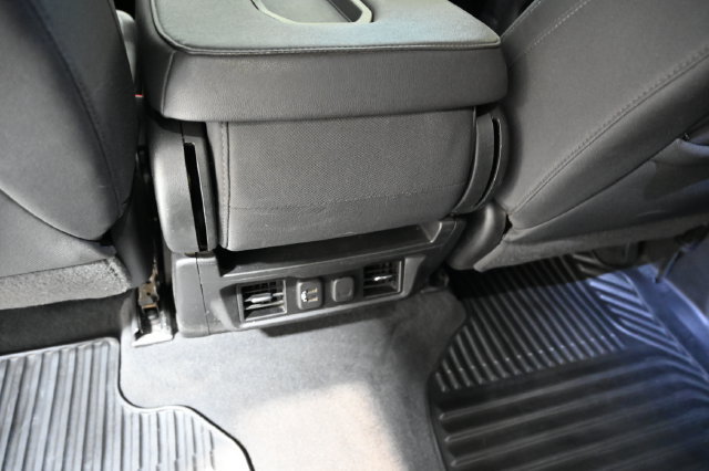 Used 2021 Chevrolet Silverado 1500 LT AWD/4WD image 25