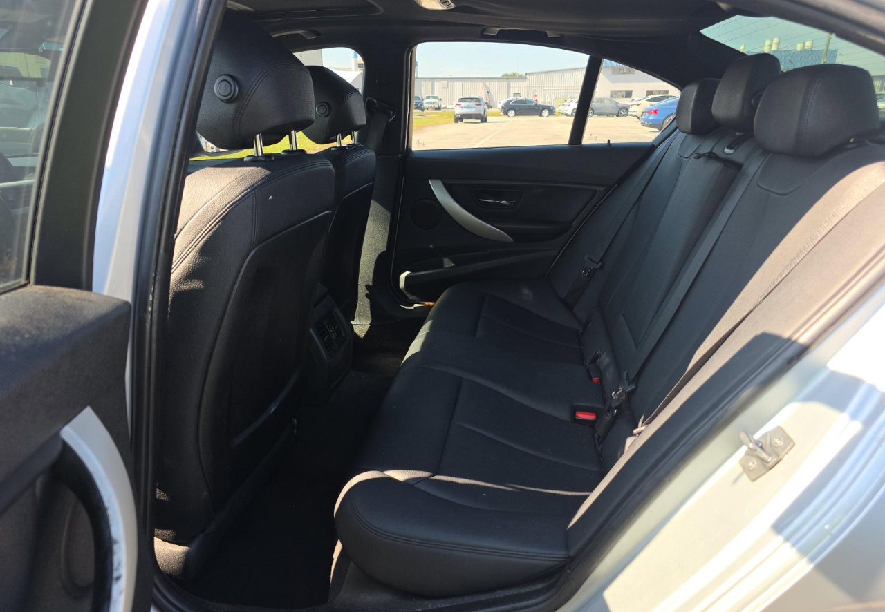 Used 2013 BMW 320i Sedan image 10