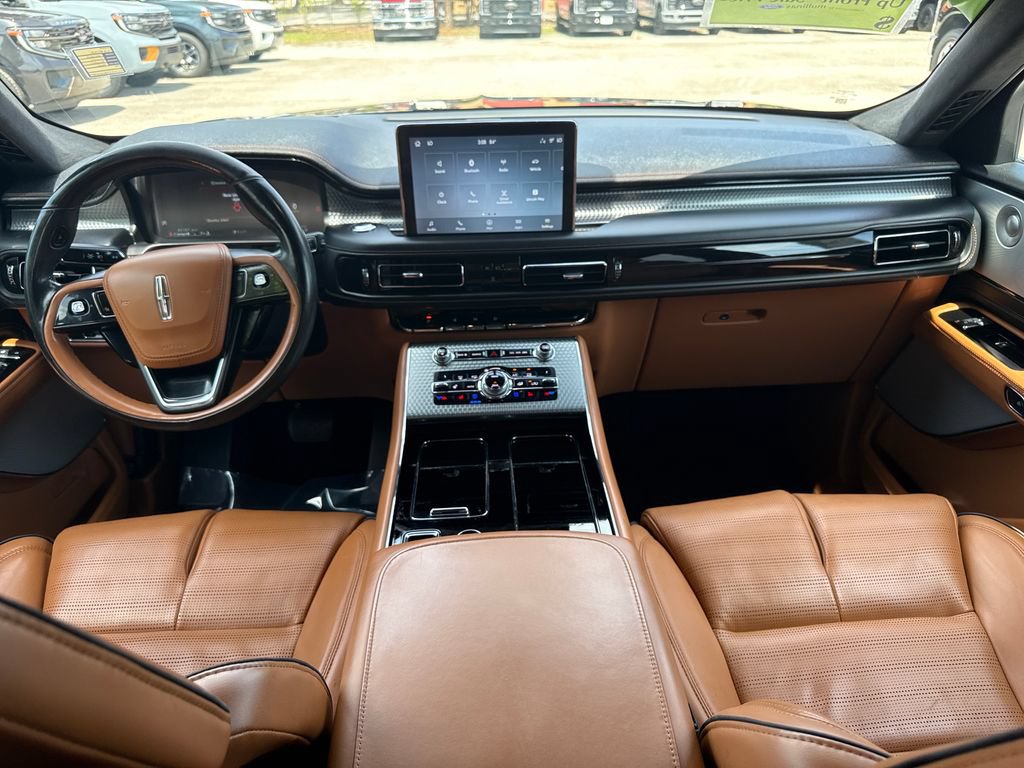 Used 2020 Lincoln Aviator Black Label AWD/4WD image 6