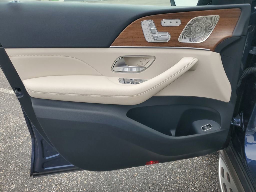 Used 2025 Mercedes-Benz GLE 350 4MATIC image 7