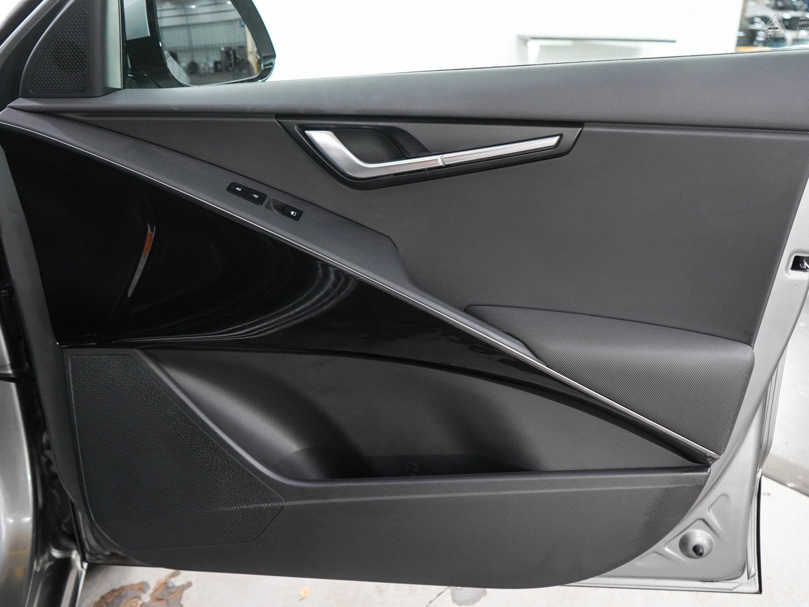 Used 2024 Kia Niro Wind w/ Wind Preserve Package FWD image 9