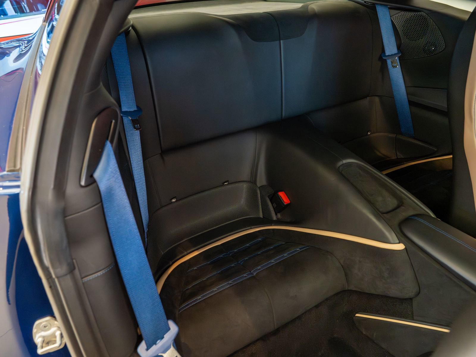 Used 2021 Ferrari Roma RWD image 23