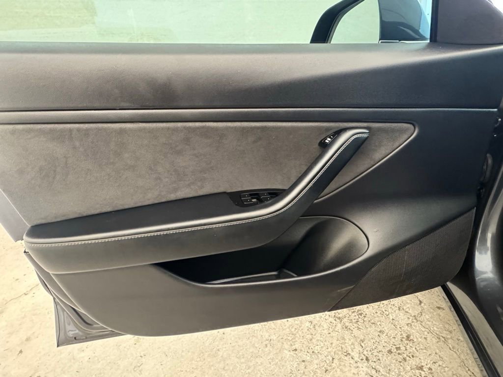 Used 2018 Tesla Model 3 Long Range image 22