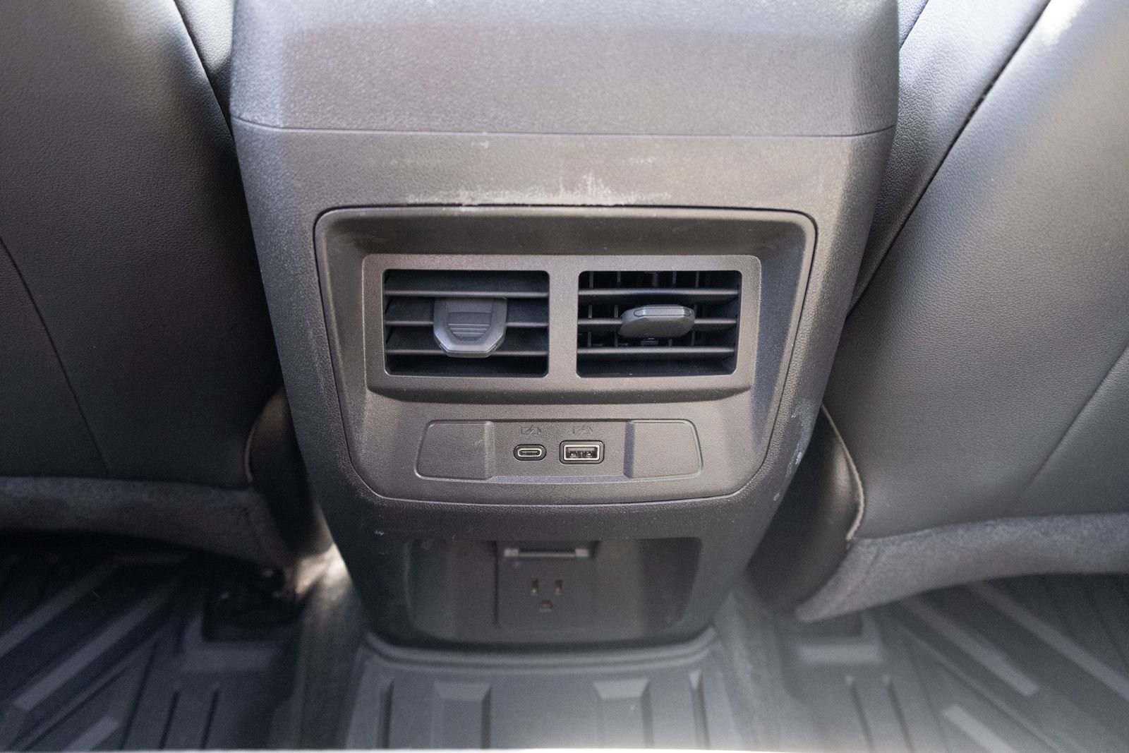 Used 2026 Chevrolet Colorado ZR2 w/ Technology Package AWD/4WD image 18