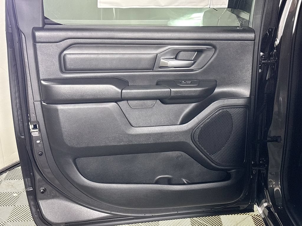 New 2026 RAM 1500 Express AWD/4WD image 18