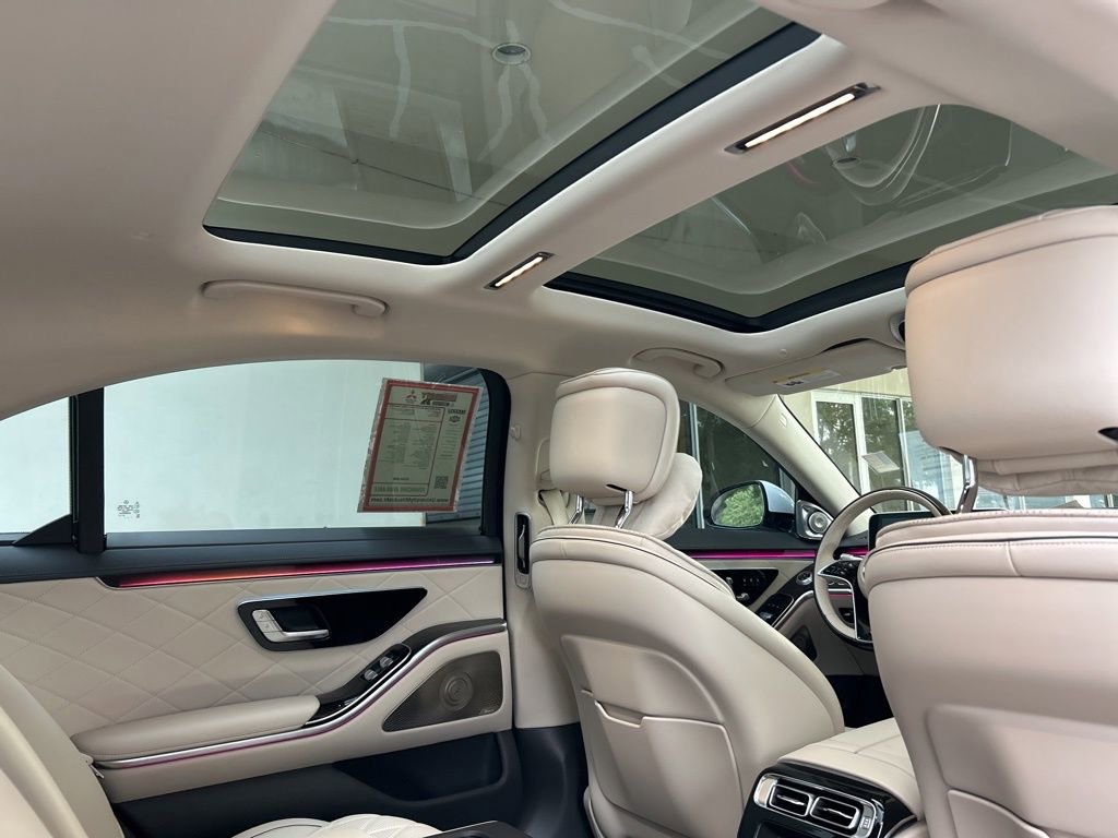 Used 2024 Mercedes-Benz S 580e 4MATIC Sedan w/ AMG Line image 36