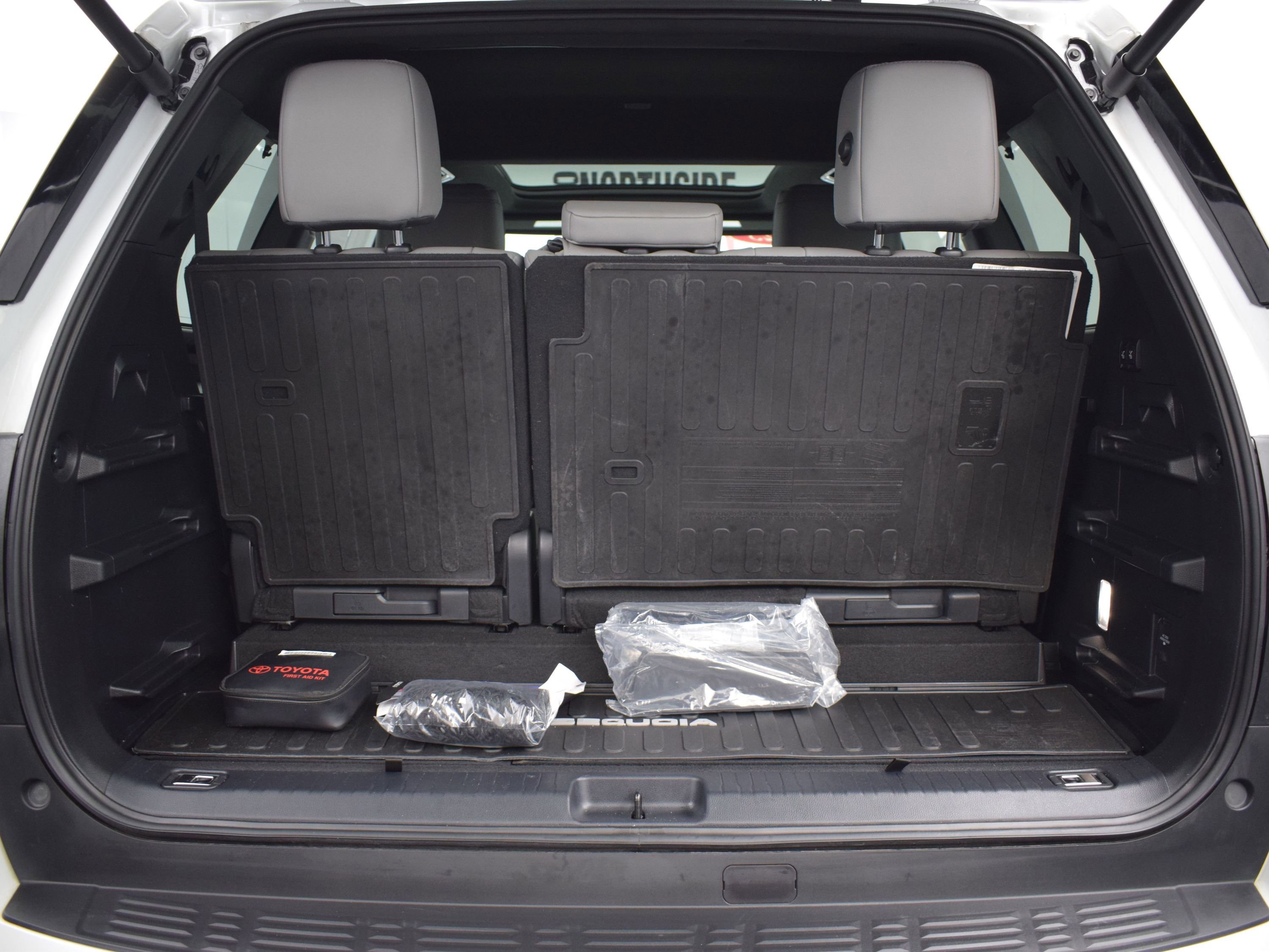 Used 2025 Toyota Sequoia Limited image 16