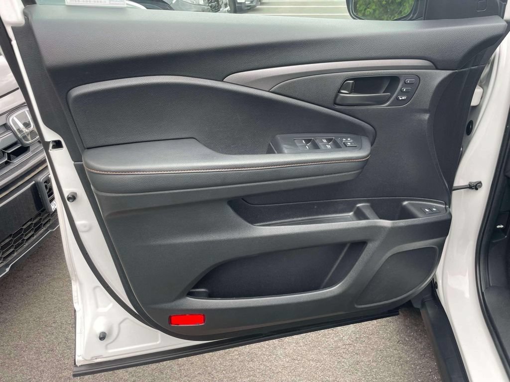 Certified 2023 Honda Passport TrailSport image 16