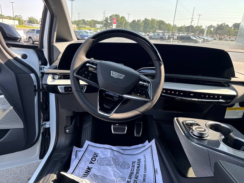 New 2027 Cadillac Optiq Luxury AWD/4WD image 18