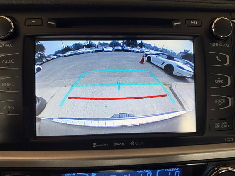 Used 2017 Toyota Highlander XLE AWD/4WD image 24