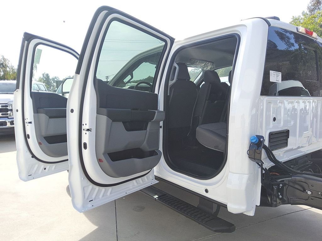 New 2026 Ford F450 XL w/ XL Chrome Package RWD image 13