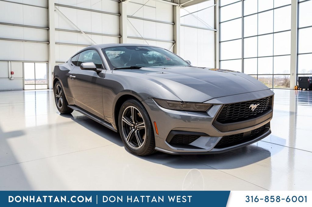 Used 2025 Ford Mustang Premium RWD image 25