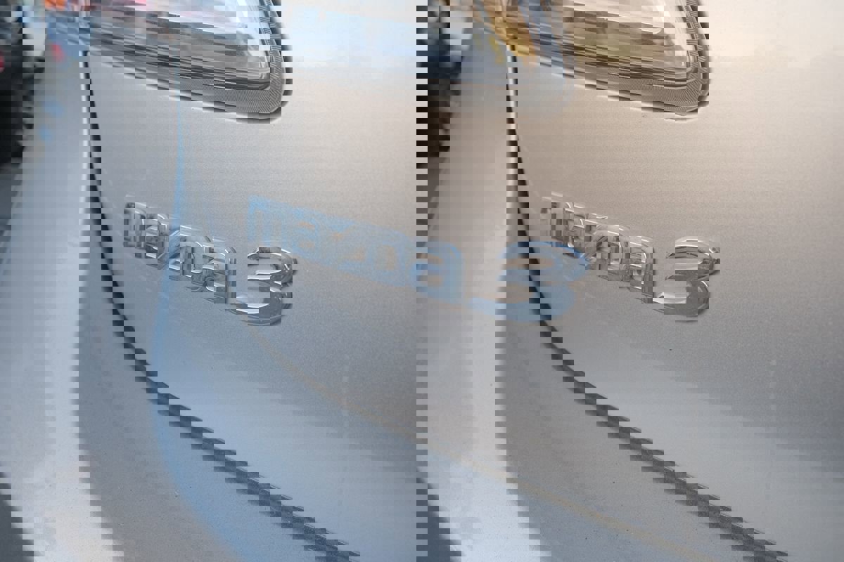 Used 2013 MAZDA MAZDA3 i Touring image 44