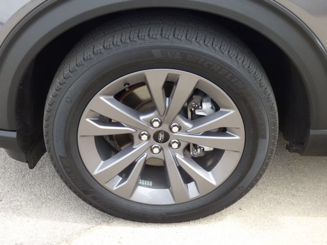 Used 2024 Ford Explorer XLT w/ Equipment Group 202A RWD image 9