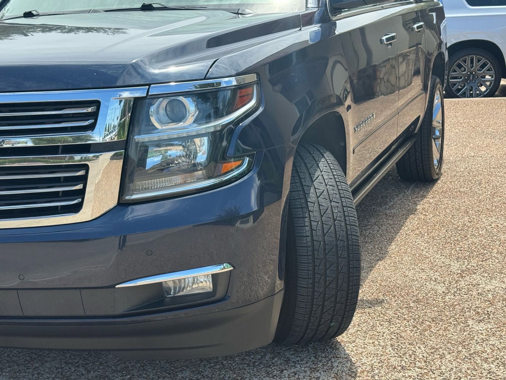 Used 2018 Chevrolet Suburban Premier w/ Max Trailering Package AWD/4WD image 3