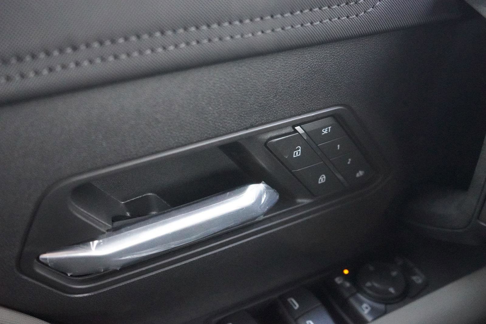 New 2025 GMC Hummer EV 2X w/ LPO, Sport Package image 16