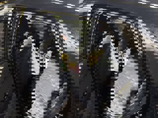 Used 2023 Hyundai Elantra SEL w/ Preferred Accessory Package image 10