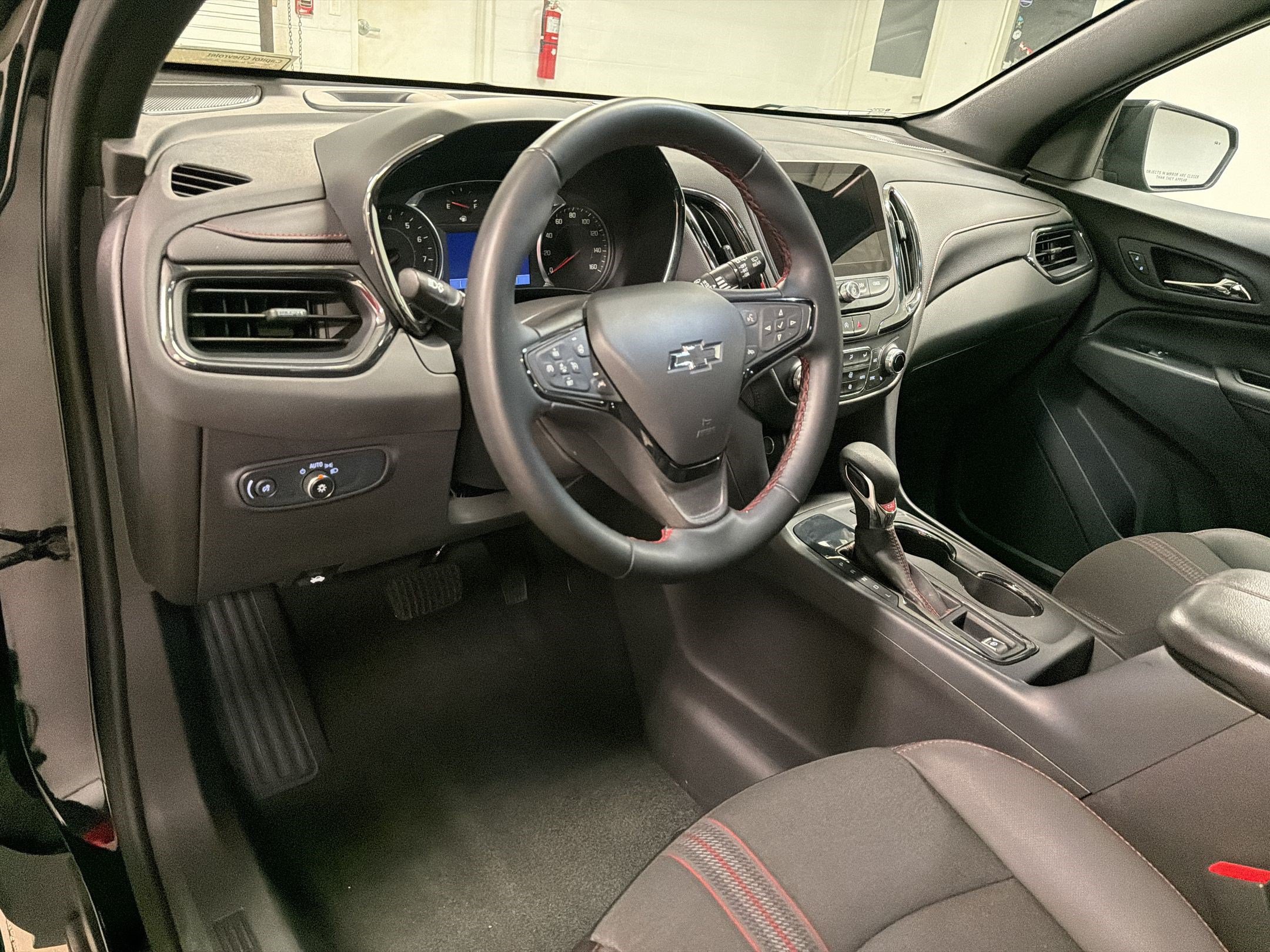 Used 2024 Chevrolet Equinox RS FWD image 4