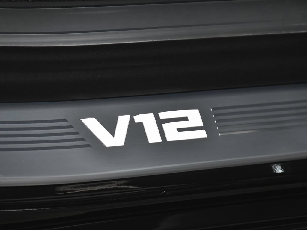 Used 2022 BMW M760i xDrive w/ Luxury Rear Seating Package AWD/4WD image 16