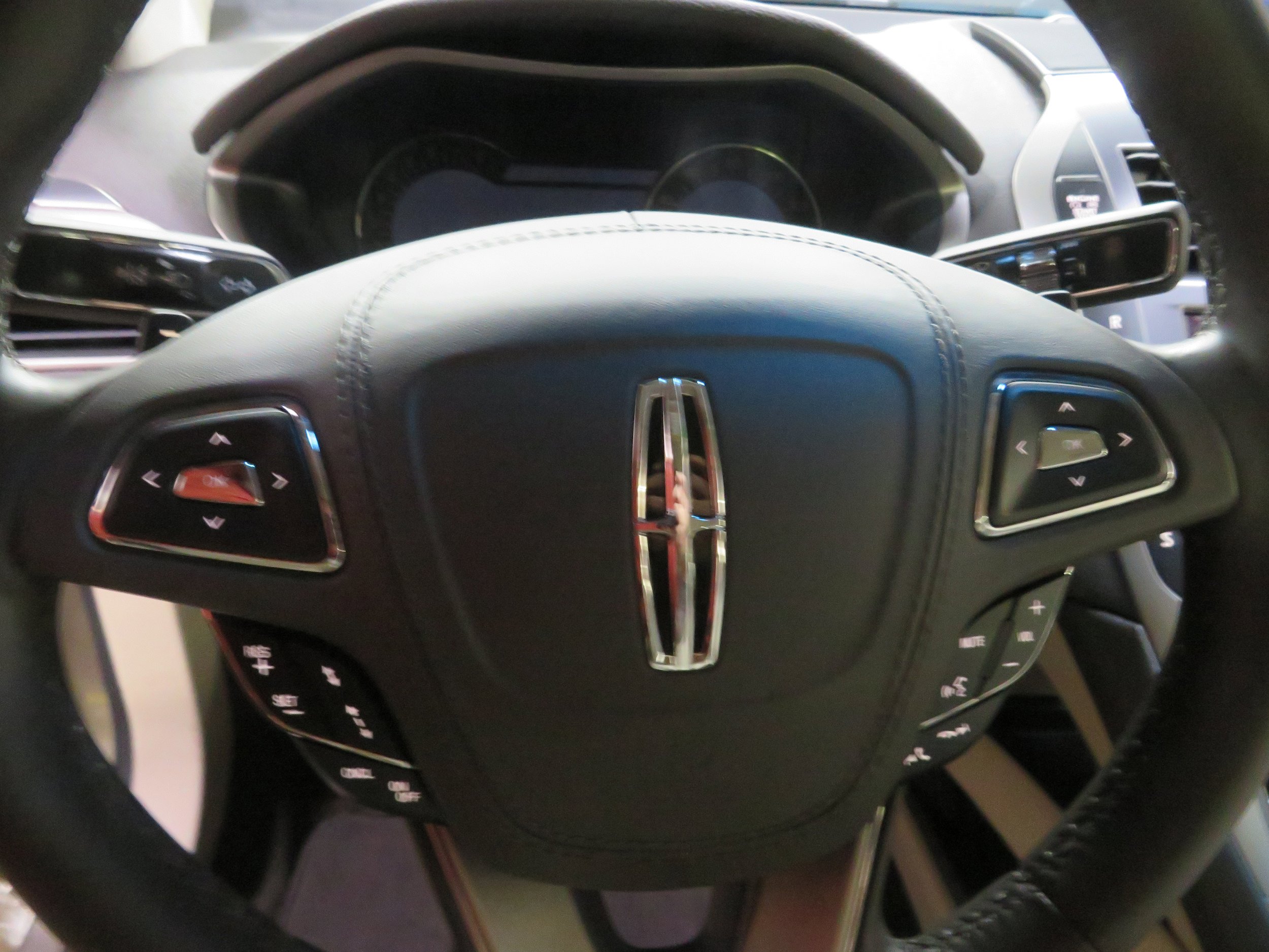 Used 2020 Lincoln MKZ w/ Convenience Package FWD image 14