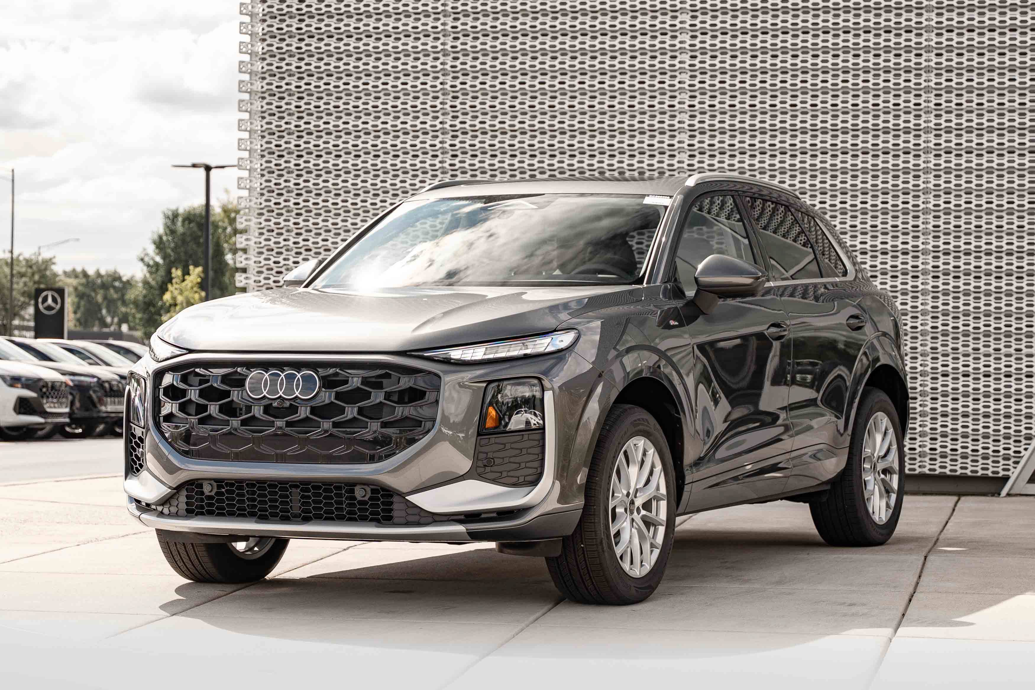New 2026 Audi Q3 quattro 2.0T AWD/4WD image 7