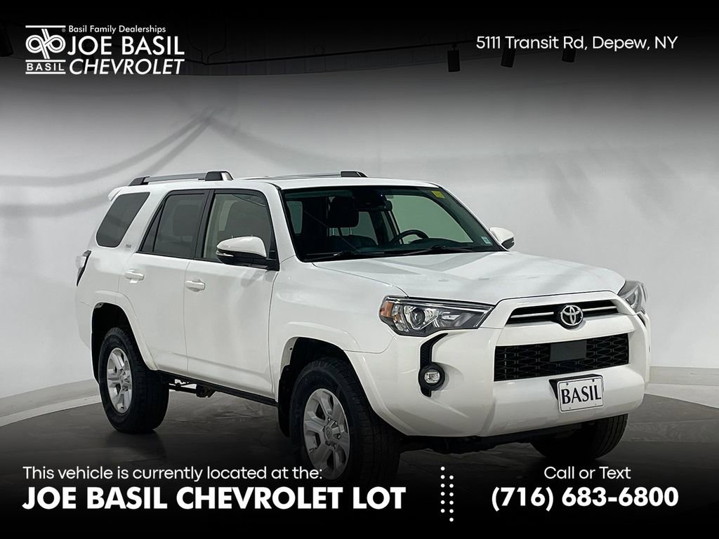 Used 2022 Toyota 4Runner SR5 Premium w/ Moonroof Package AWD/4WD image 1