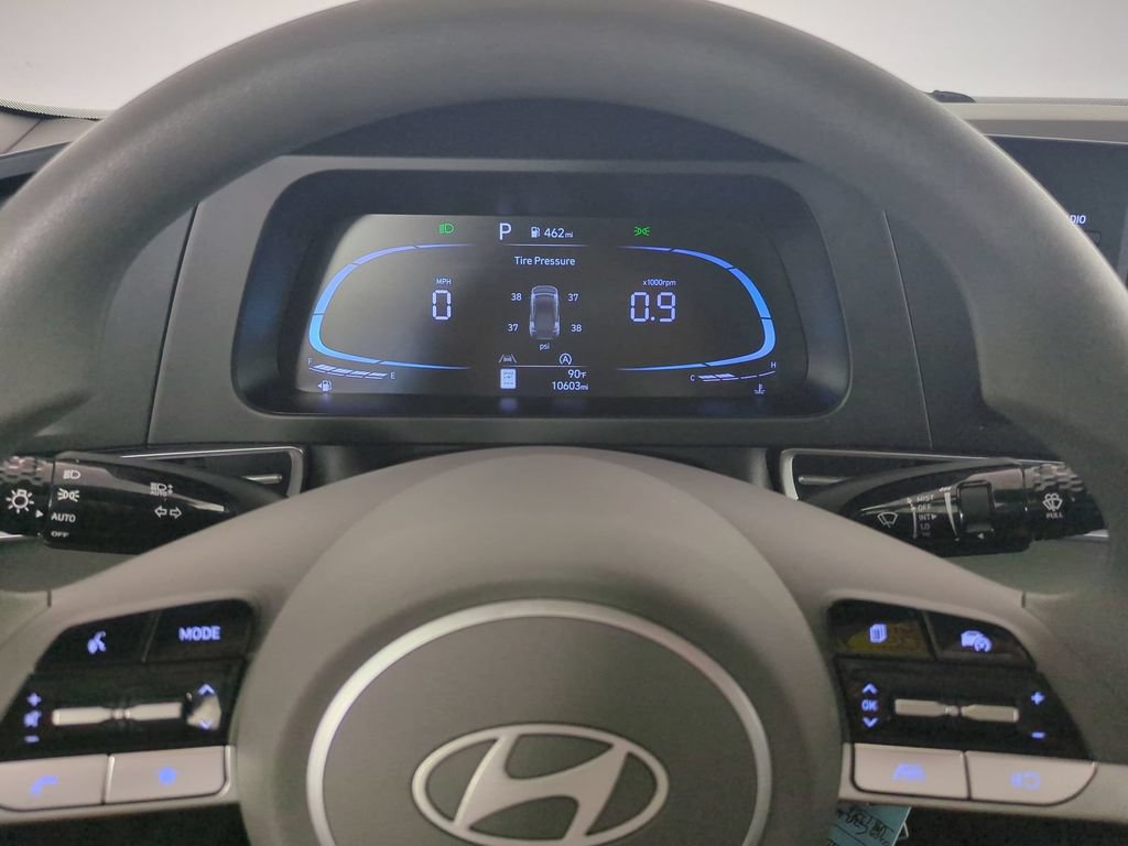 Used 2025 Hyundai Elantra SE FWD image 31