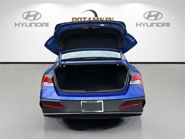 Used 2024 Hyundai Elantra SEL image 24