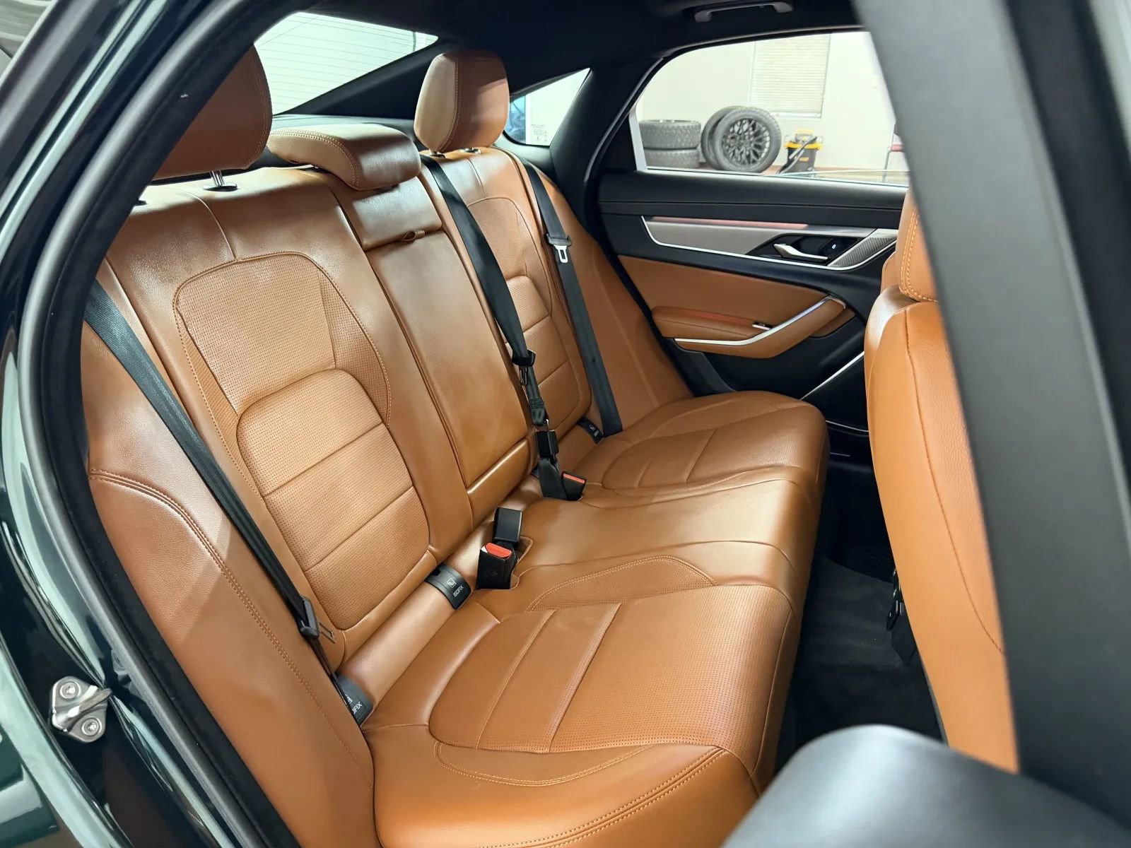 Used 2024 Jaguar XF R-Dynamic SE AWD/4WD image 41