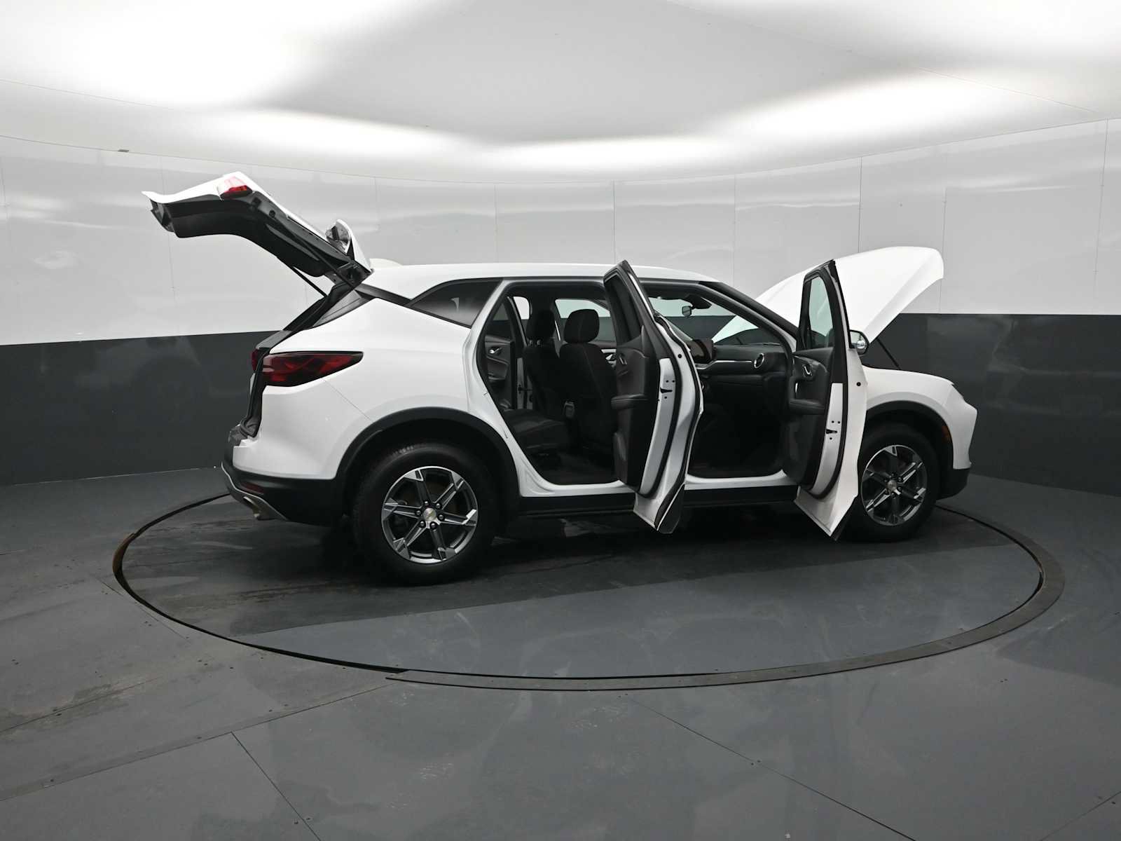 Used 2023 Chevrolet Blazer LT AWD/4WD image 35