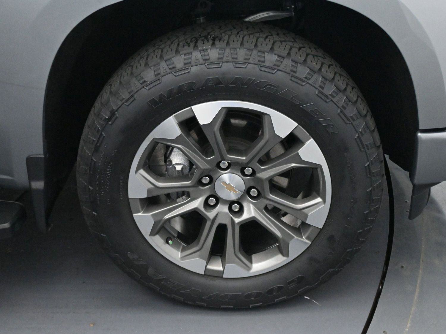 Used 2025 Chevrolet Silverado 1500 High Country w/ Technology Package AWD/4WD image 34