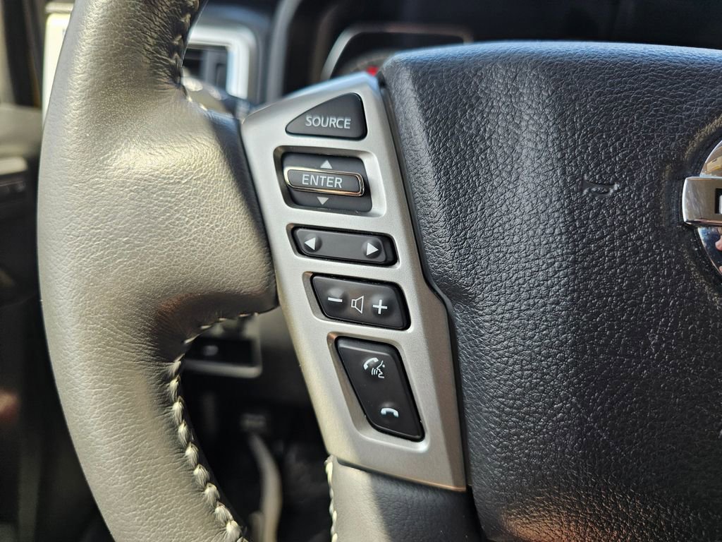 Used 2018 Nissan Titan PRO-4X w/ Pro-4x Convenience Package AWD/4WD image 4