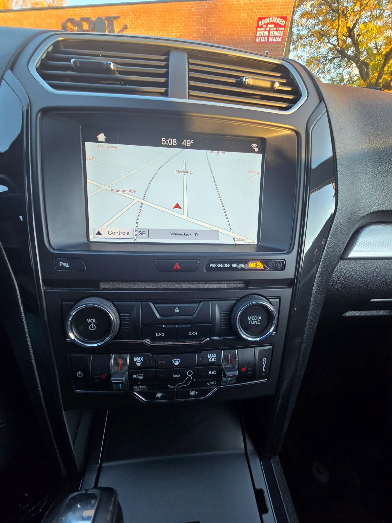 Used 2017 Ford Explorer XLT w/ Equipment Group 202A image 26