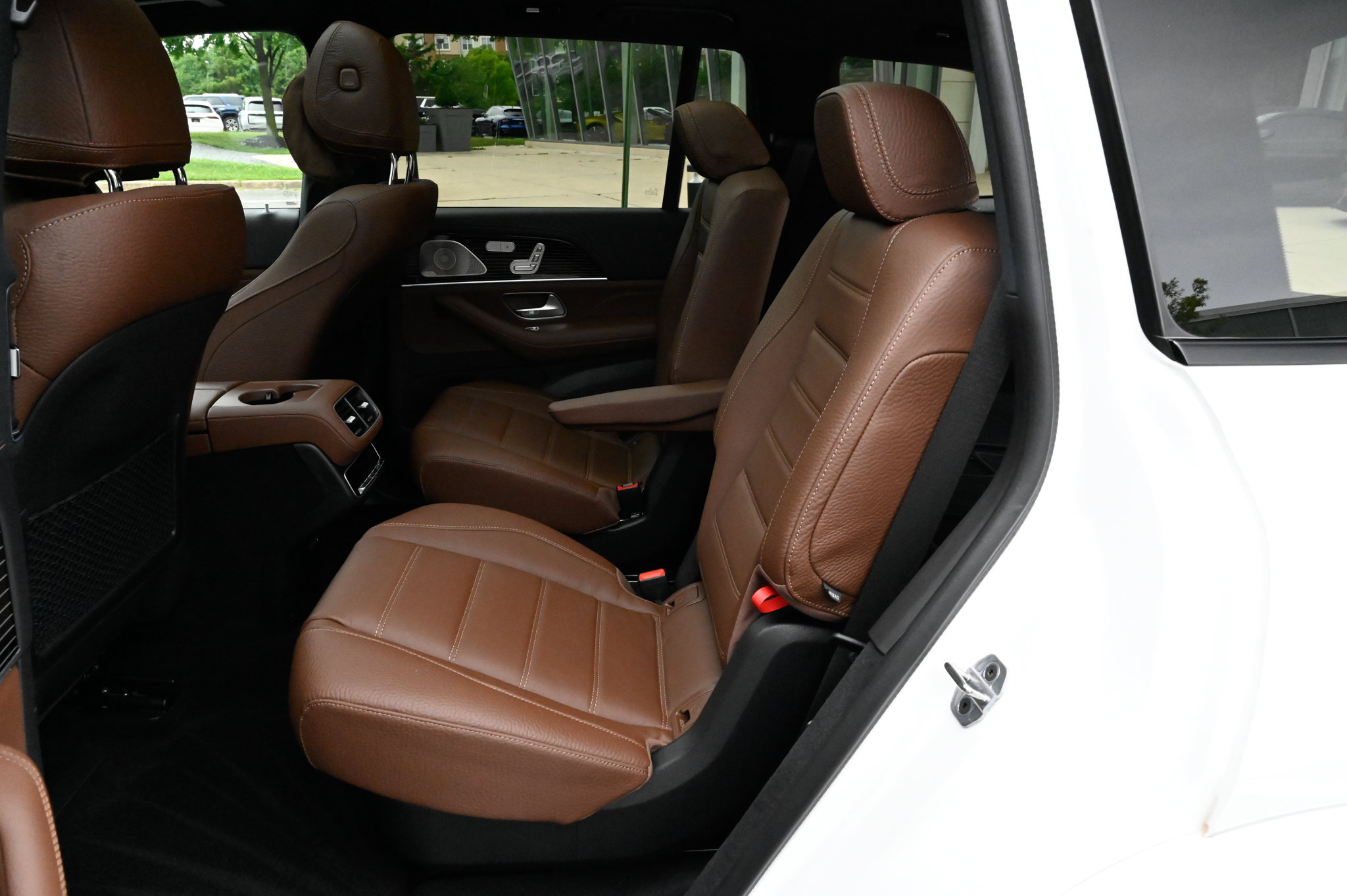 Used 2025 Mercedes-Benz GLS 580 4MATIC image 37
