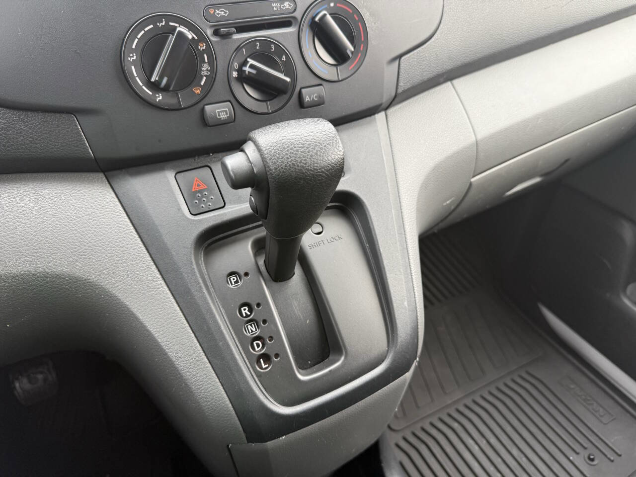 Used 2014 Nissan NV200 S w/ Back Door Glass Package image 19